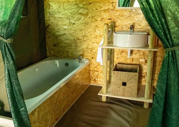 Safari Glamping Portugal Flamingo 럭셔리텐트 Ventosa (Braga)